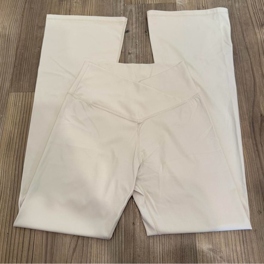 Topyogas Cream Athletic Flare Leggings